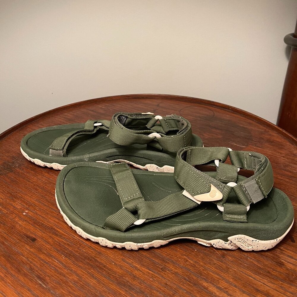 Teva Women's Hurricane XLT2 Sandal, Green & White Speckled, Size 8